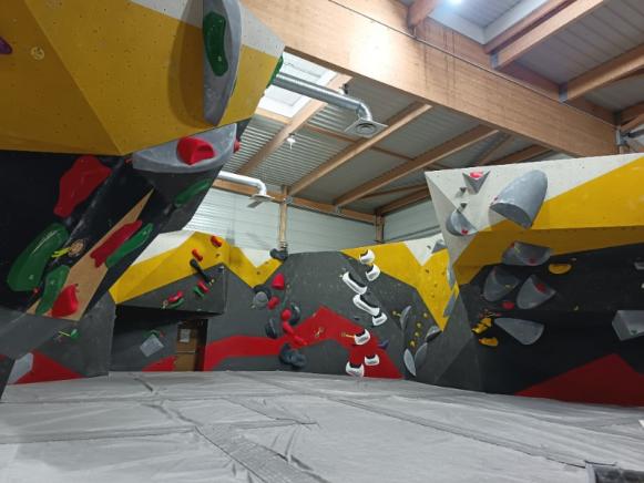 Salle d’escalade de bloc intérieur Mondeville