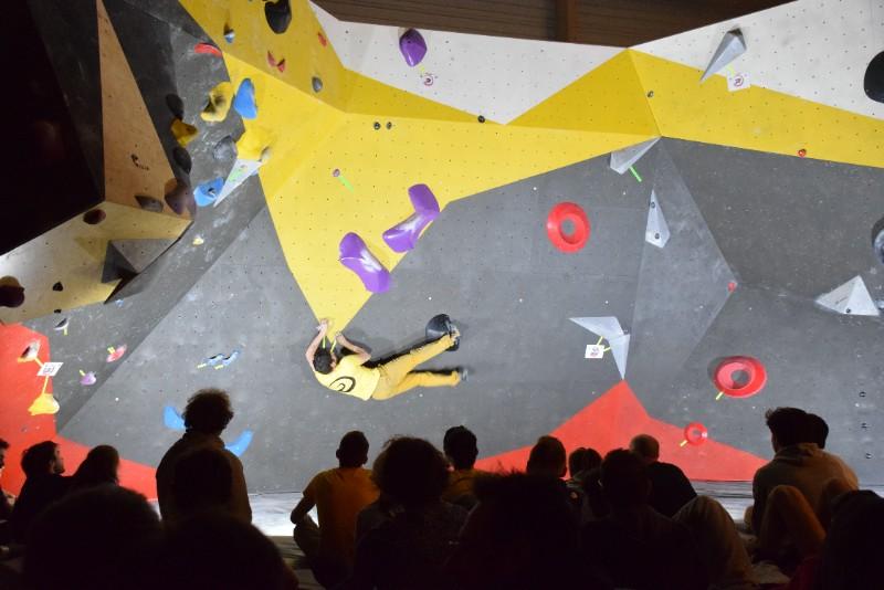 CONTEST DE BLOC: Les 12 Travaux d'Isatix!! Une compétition familiale qui fédère les grimpeurs!