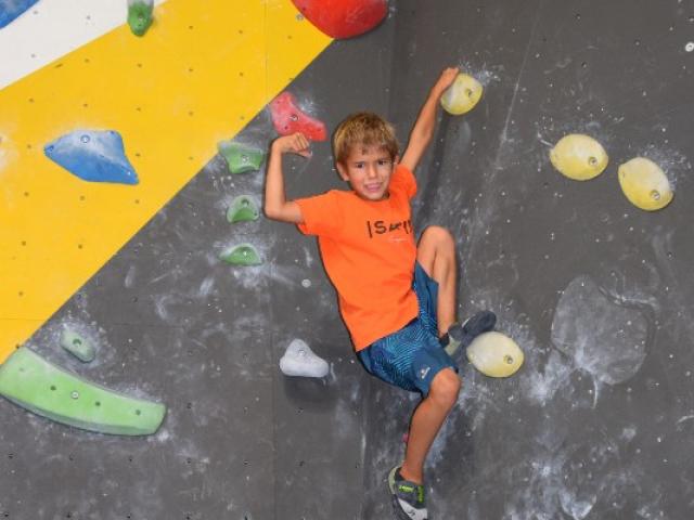 Stages d'escalade pour les 6/12 ans pendant l'été!!
